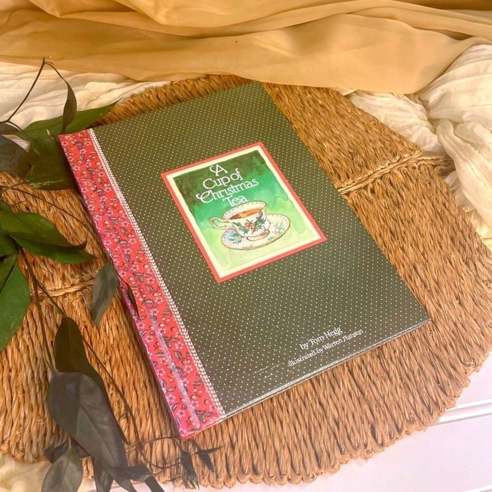 A Cup of Christmas Tea Vintage Book